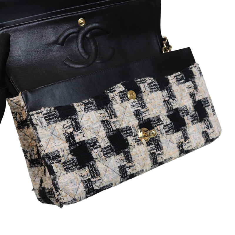 Tweed Medium Classic Flap GHW