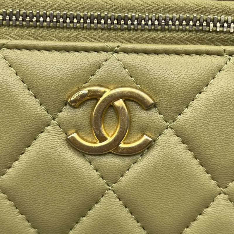Chanel Resin Elegant Chain Tubular Vanity Case Quilted Lambskin