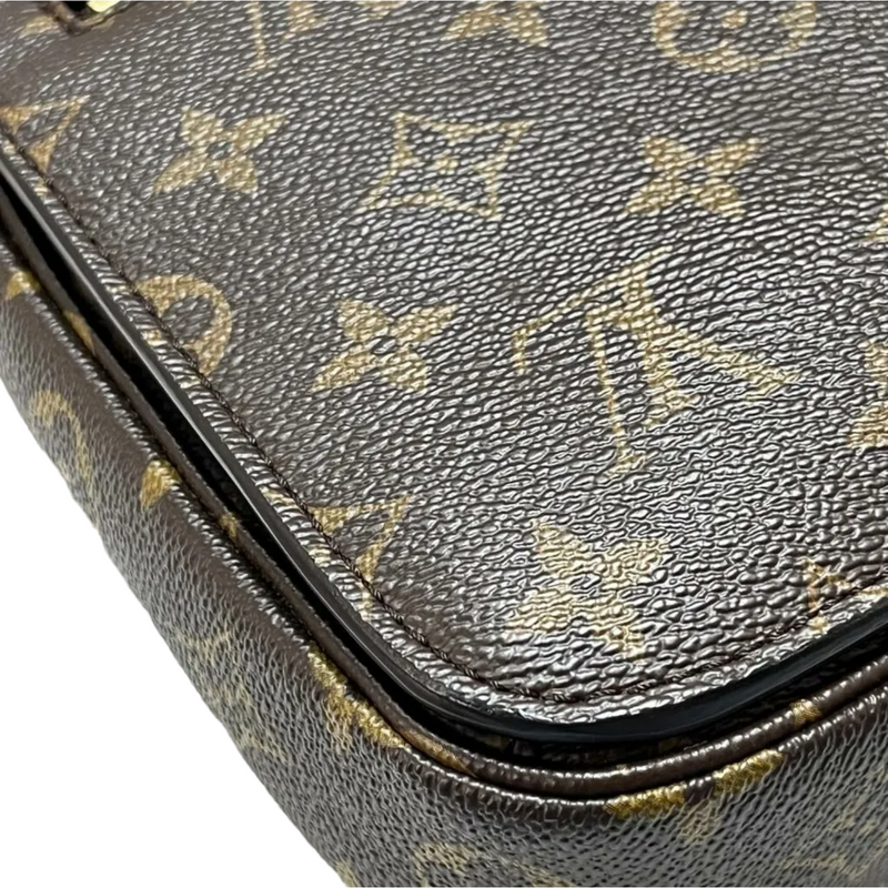 Louis Vuitton Monogram Canvas 15 Laptop Sleeve Louis Vuitton