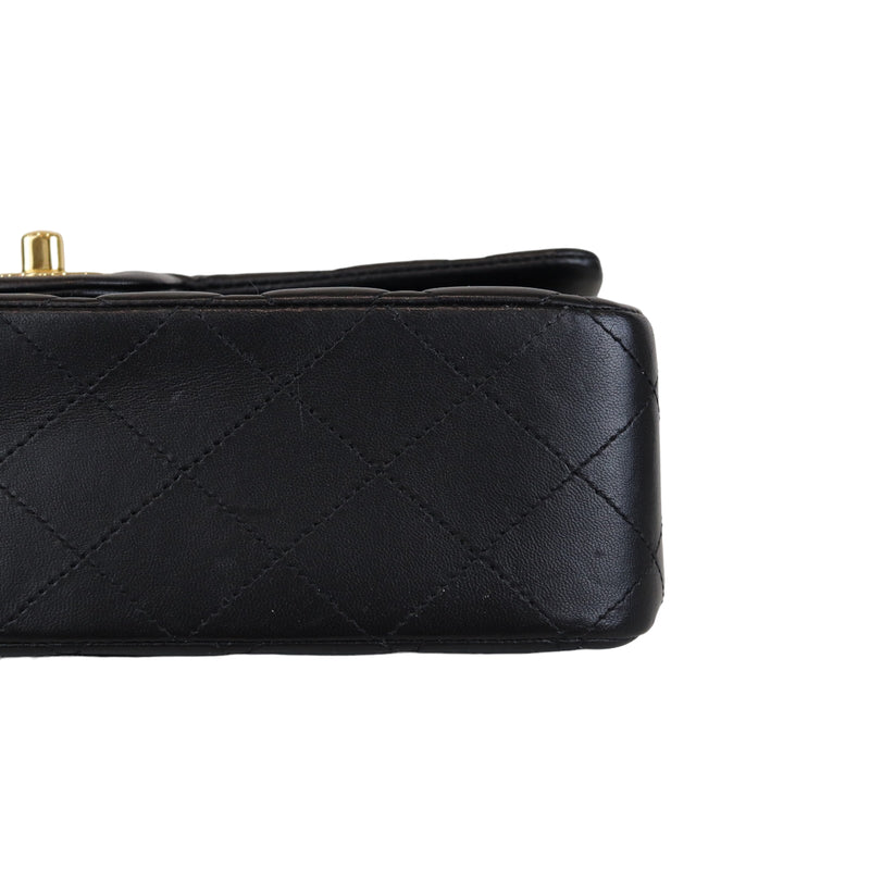 Classic Flap Medium M/L Lambskin Black GHW