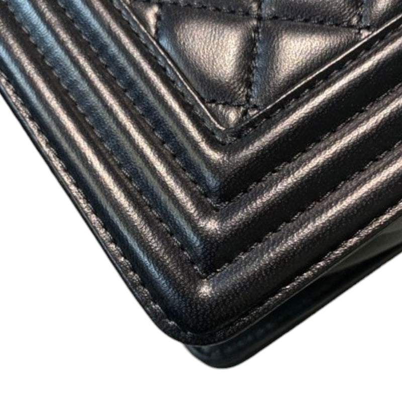 New Medium Boy Flap Lambskin Quilted Black RHW