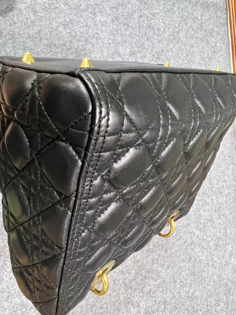 Lambskin Cannage Medium Lady Dior Black GHW