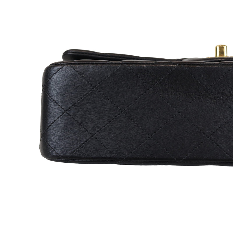 Classic Flap Medium M/L Lambskin Black GHW