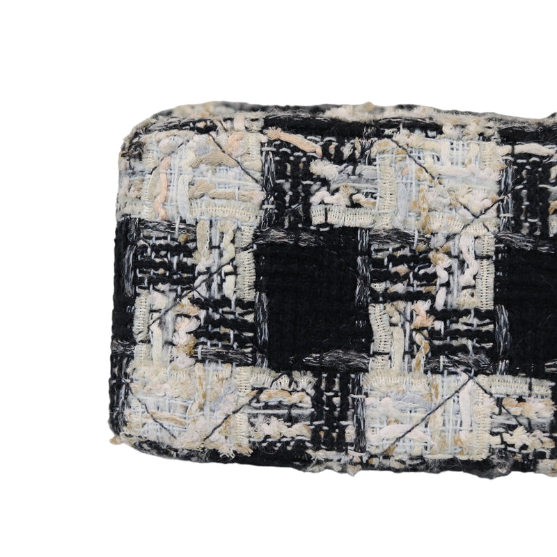 Tweed Medium Classic Flap GHW