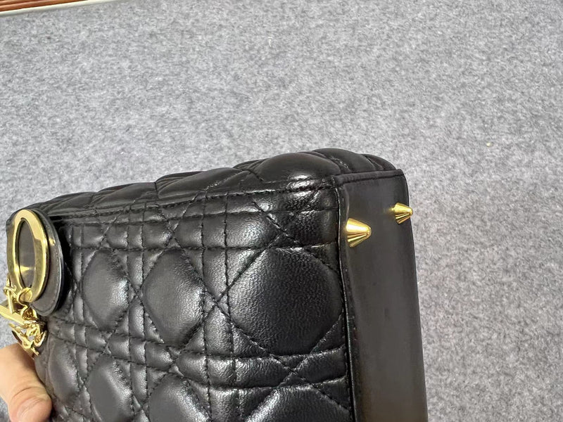 Lambskin Cannage Medium Lady Dior Black GHW