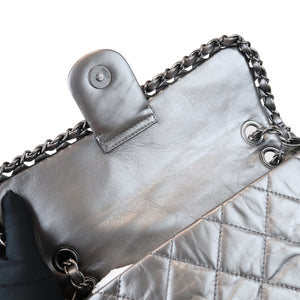 Mettalic Chain Around Medium Flap Silver RHW