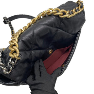 19 Flap Medium Goatskin Quilted Black MHW