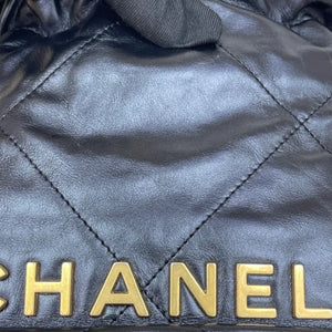 22 Mini Shiny Calfskin Quilted Black GHW