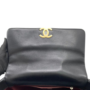 19 Flap Medium Goatskin Quilted Black MHW