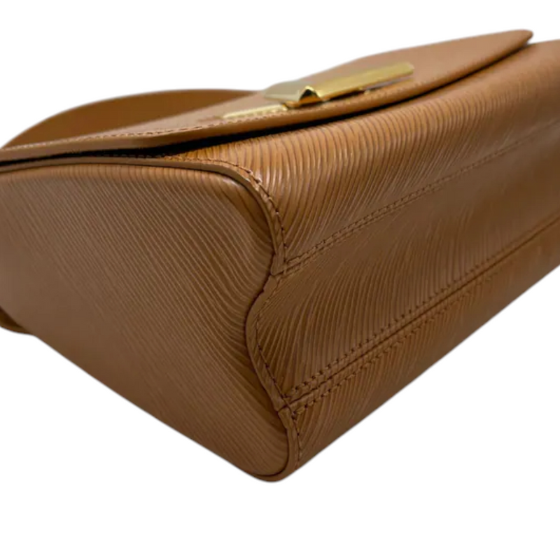 Twist MM Shoulder Epi Leather Gold GHW