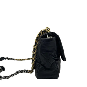 19 Flap Medium Goatskin Quilted Black MHW