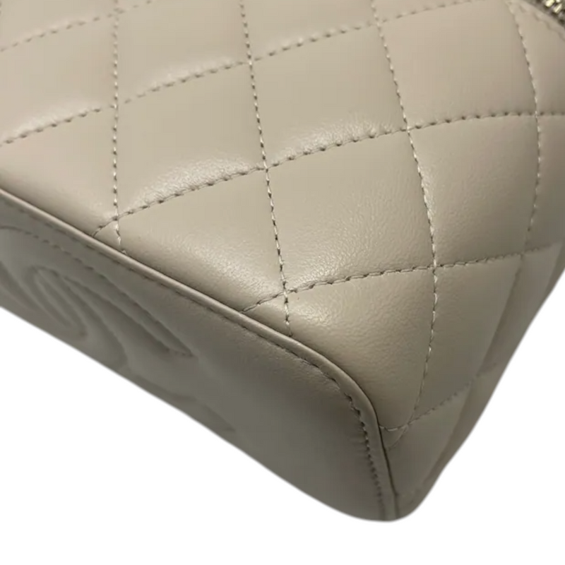 Top Handle Vanity Case With Chain Small Lambskin Ecru Beige GHW