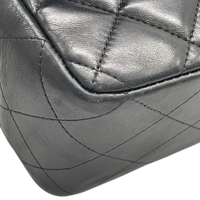 Jumbo Single Flap Lambskin Quilted Black GHW