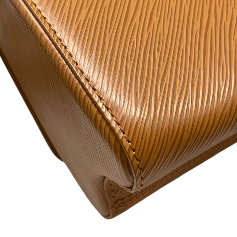 Twist MM Shoulder Epi Leather Gold GHW