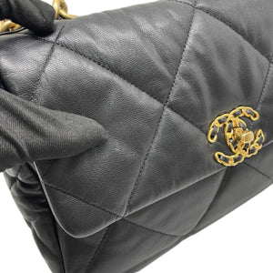 19 Flap Medium Goatskin Quilted Black MHW