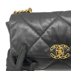 19 Flap Medium Goatskin Quilted Black MHW
