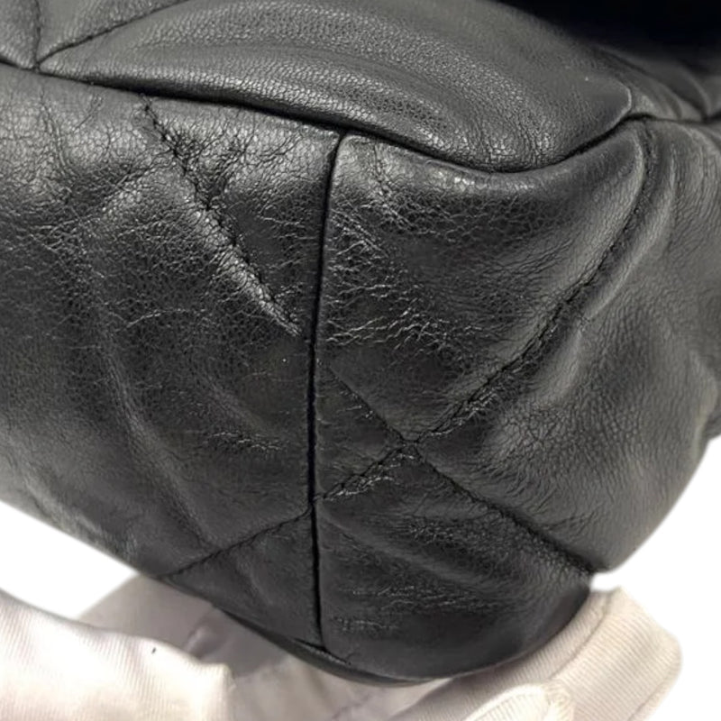 19 Flap Medium Goatskin Quilted Black MHW