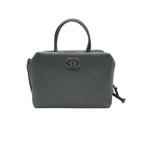 Chanel 22 Small Shiny Calfskin Quilted White GHW