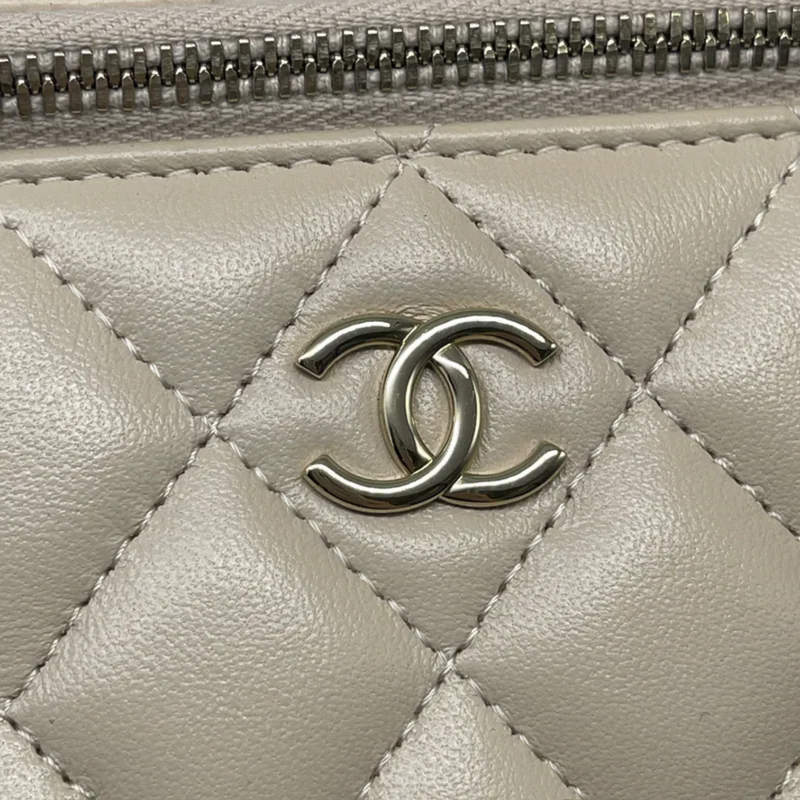 Top Handle Vanity Case With Chain Small Lambskin Ecru Beige GHW
