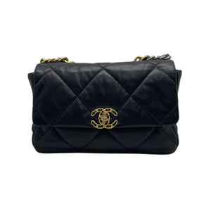 19 Flap Medium Goatskin Quilted Black MHW