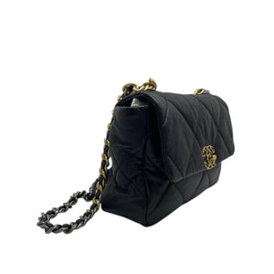 19 Flap Medium Goatskin Quilted Black MHW