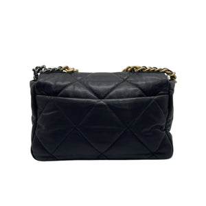 19 Flap Medium Goatskin Quilted Black MHW