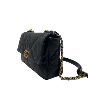 19 Flap Medium Goatskin Quilted Black MHW