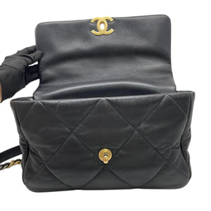 19 Flap Medium Goatskin Quilted Black MHW