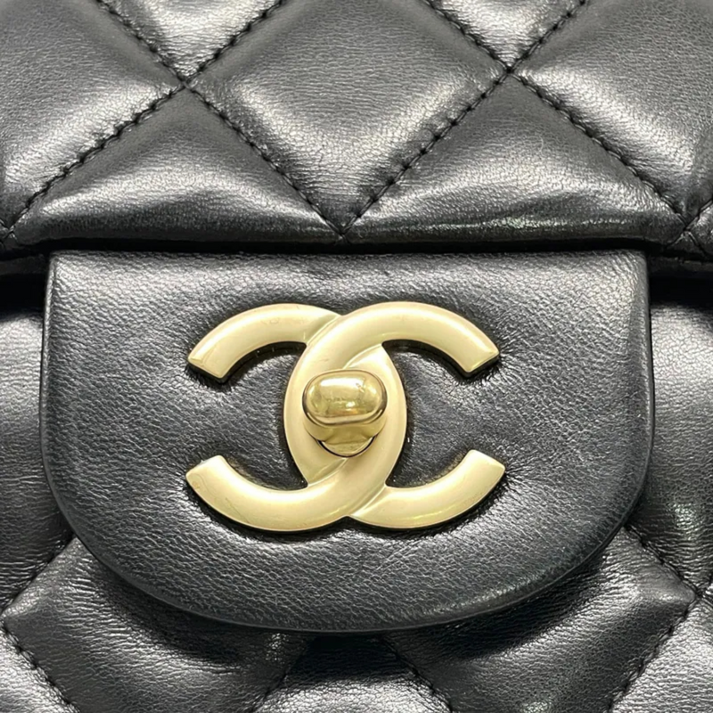 Jumbo Single Flap Lambskin Quilted Black GHW