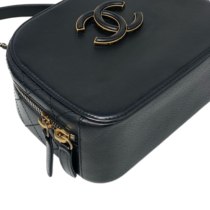 Small Coco Curve Vanity Bag Black GHW