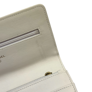 19 Wallet On Chain WOC Lambskin Quilted White MHW