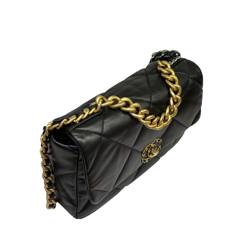 19 Flap Medium Lambskin Quilted Black MHW