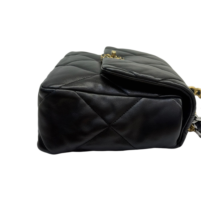 19 Flap Medium Lambskin Quilted Black MHW