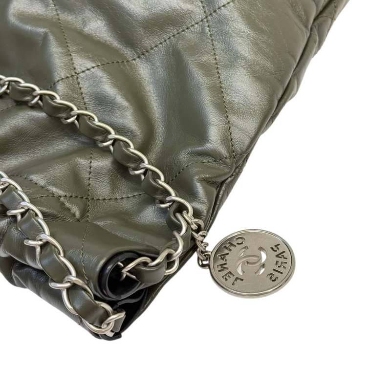 22 Medium Shiny Calfskin Quilted Green SHW