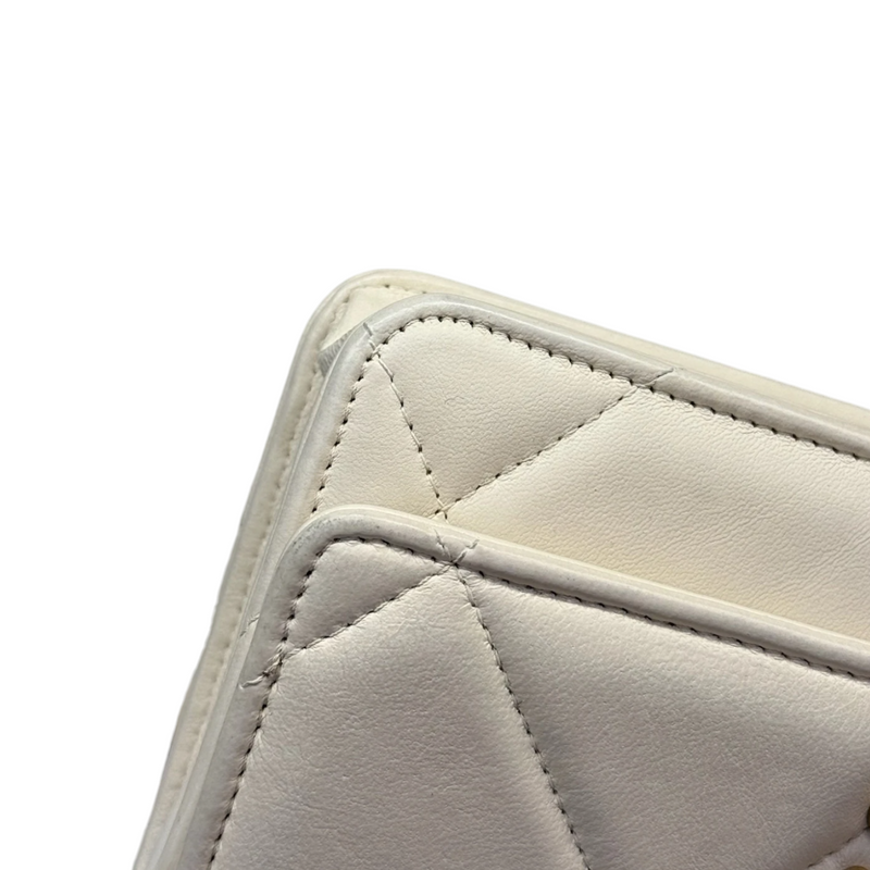 19 Wallet On Chain WOC Lambskin Quilted White MHW