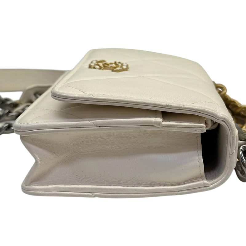 19 Wallet On Chain WOC Lambskin Quilted White MHW