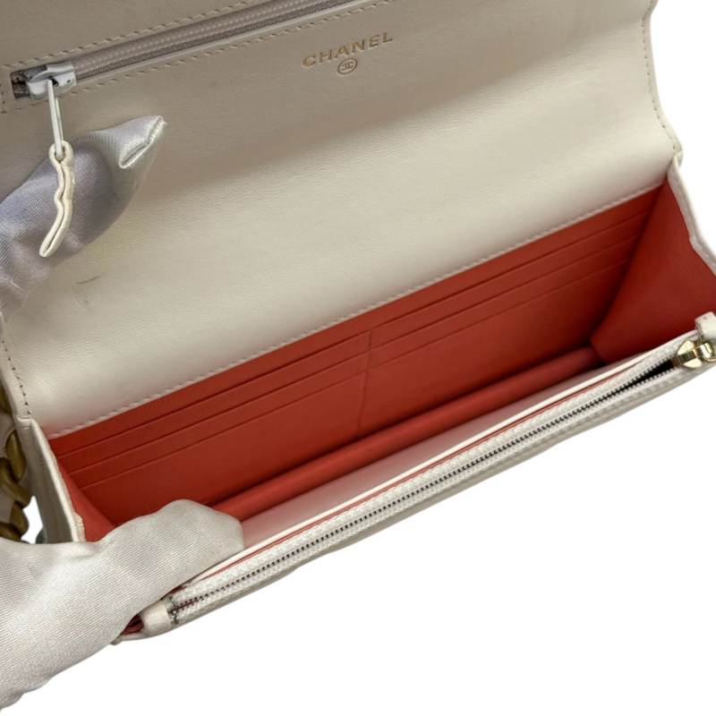 19 Wallet On Chain WOC Lambskin Quilted White MHW