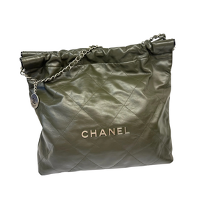 22 Medium Shiny Calfskin Quilted Green SHW
