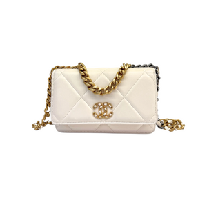19 Wallet On Chain WOC Lambskin Quilted White MHW