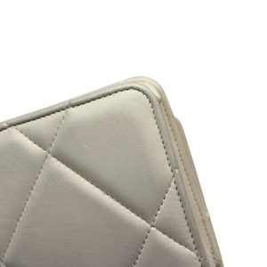 19 Wallet On Chain WOC Lambskin Quilted White MHW