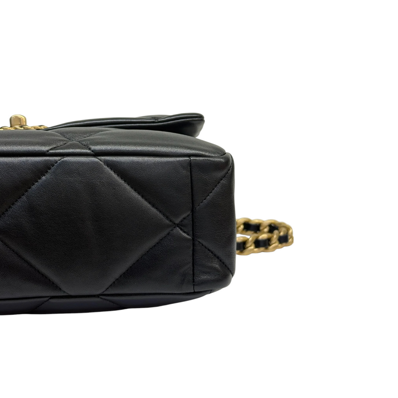 19 Flap Medium Lambskin Quilted Black MHW