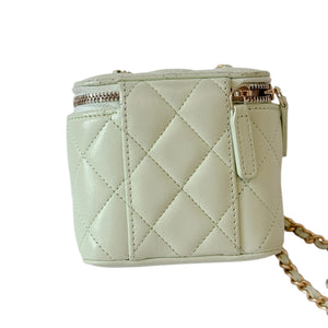 Vanity Case With Chain Lambskin Pearl Crush Light Green GHW