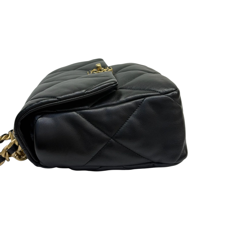 19 Flap Medium Lambskin Quilted Black MHW