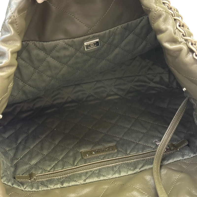 22 Medium Shiny Calfskin Quilted Green SHW
