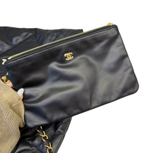 Chanel 22 Medium Shiny Calfskin Quilted Black GHW