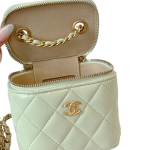 Vanity Case With Chain Lambskin Pearl Crush Light Green GHW