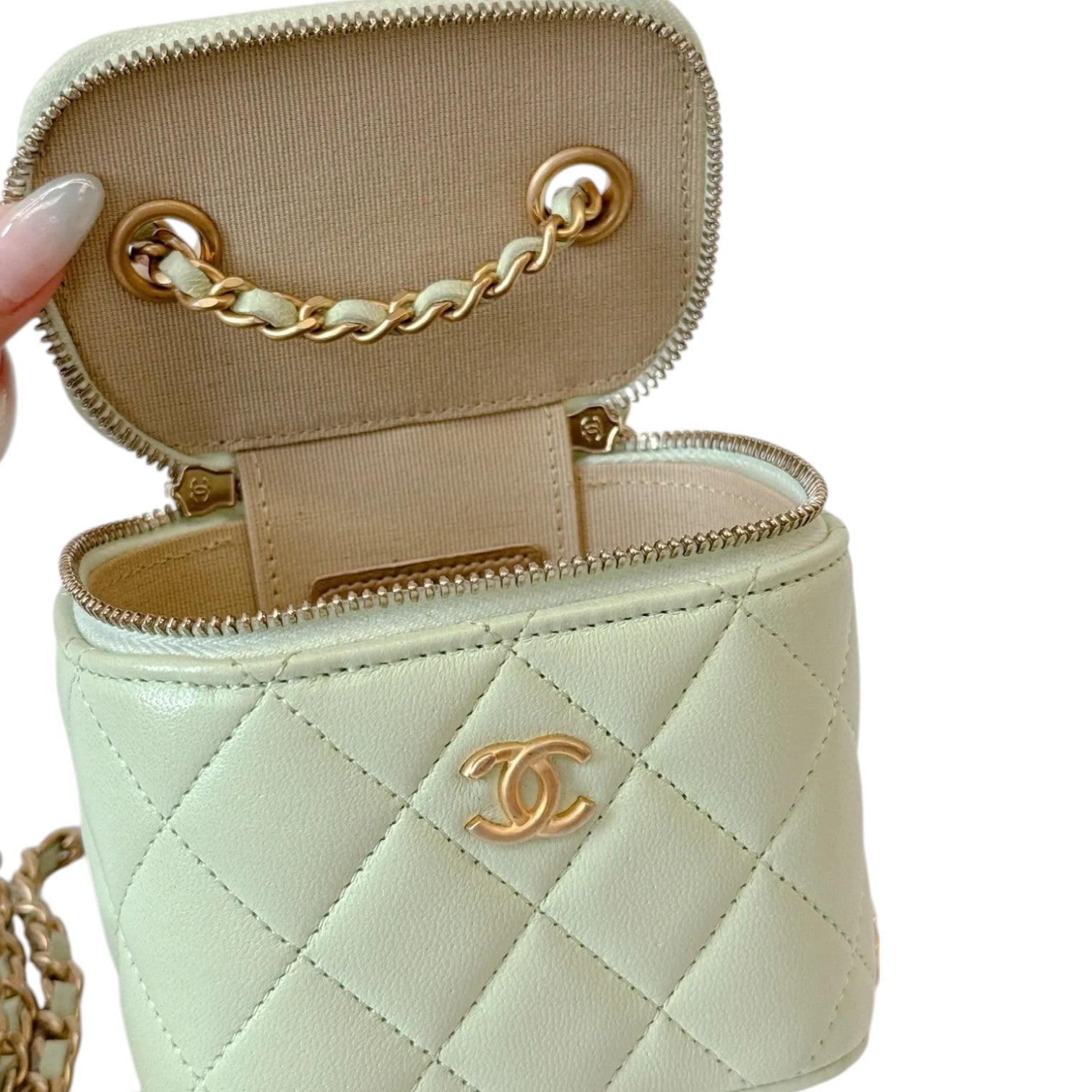 Chanel Vanity Case With Chain Lambskin Pearl Crush Light Green GHW