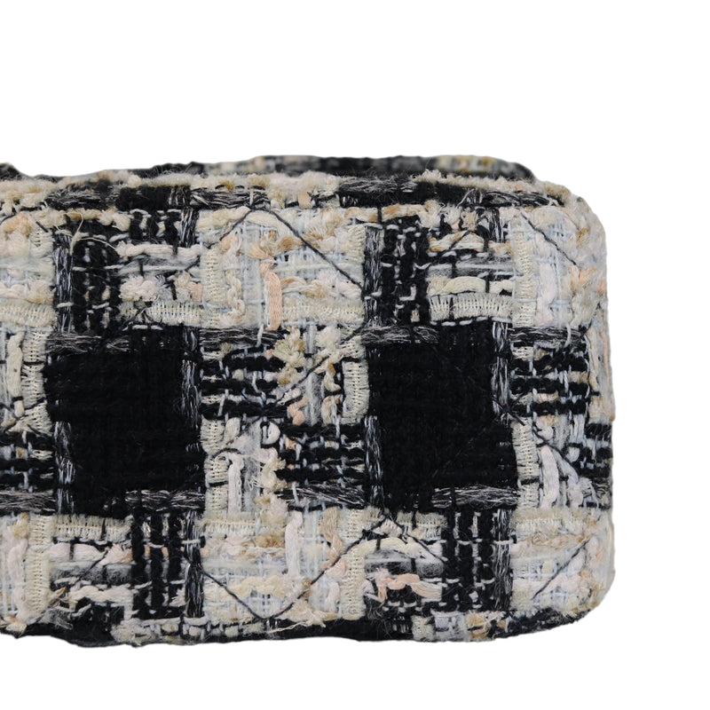 Tweed Medium Classic Flap GHW