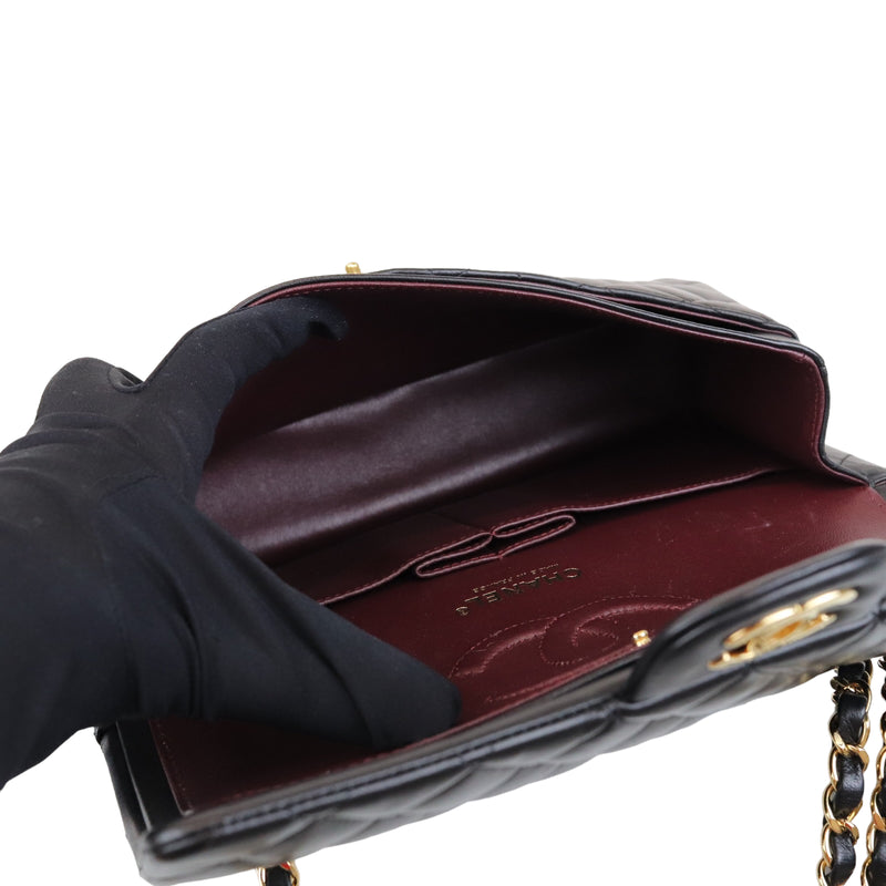 Classic Flap Medium M/L Lambskin Black GHW