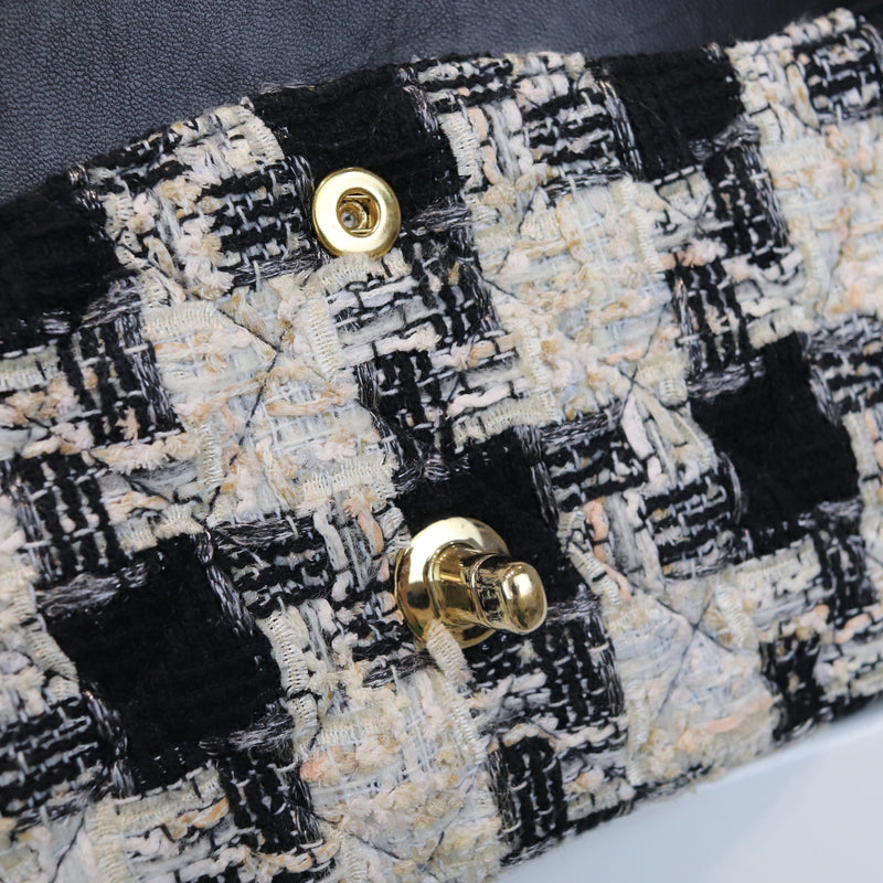 Tweed Medium Classic Flap GHW